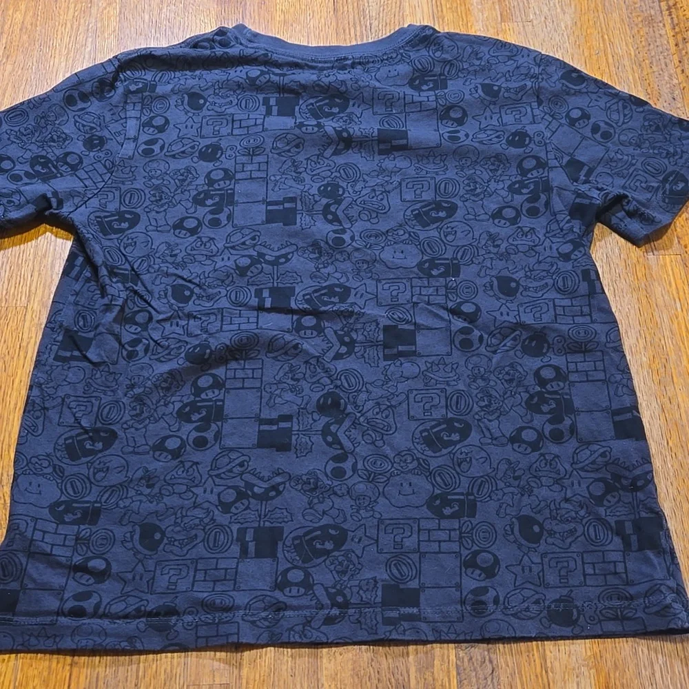 Old Navy Boy Large (10/12) Gray Nintendo Super Mario Graphic Short‎ Sleeve Short
